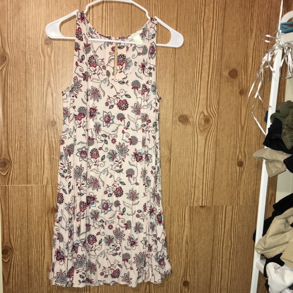 H&M Dresses & Skirts - Spring floral dress